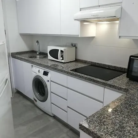 1ª Linea Playa, Edificio Diana Ii, Wifi, Puerto Marina. Apartment