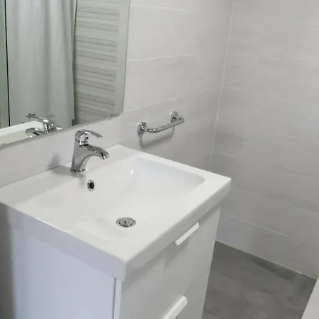 1ª Linea Playa, Edificio Diana Ii, Wifi, Puerto Marina. Apartment